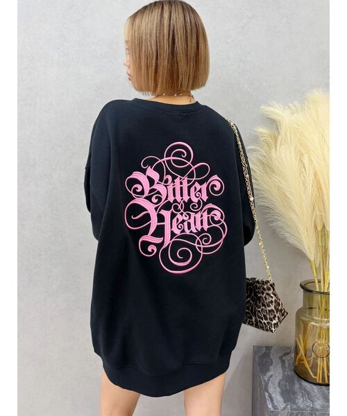 EVRIS(エヴリス)の「【裏起毛】Bitter Heart BIG スウェットトップス(スウェット・レディース・パープル/ブラウン/グレー/ブラック・FREE)」の2枚目の写真