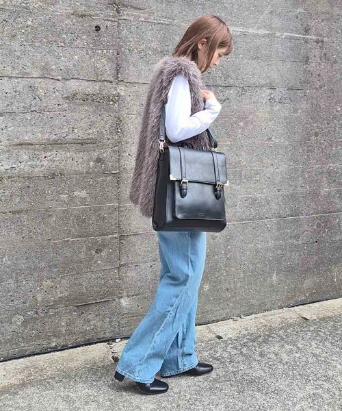 Bleu Bleuet(ブルーブルーエ)の「ベルト縦型サッチェルバッグ(バックパック/リュック・レディース・ブラウン/ワイン/ブラック・FREE)」の14枚目の写真