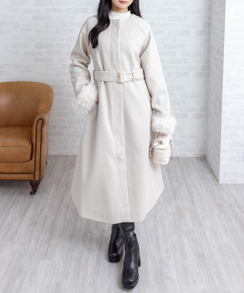 CLEAR BASIC（クリアベーシック）の「ファー付き2wayケープロングコート[大人 フェミニン 上品]≪AW新作≫（その他アウター・レディース・アイボリー/グレイッシュベージュ・F）」の3枚目の写真