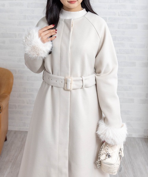 CLEAR BASIC（クリアベーシック）の「ファー付き2wayケープロングコート[大人 フェミニン 上品]≪AW新作≫（その他アウター・レディース・アイボリー/グレイッシュベージュ・F）」の4枚目の写真