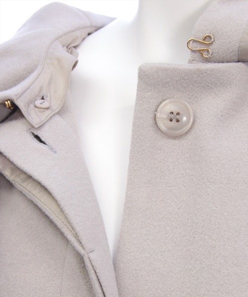 CLEAR BASIC（クリアベーシック）の「ファー付き2wayケープロングコート[大人 フェミニン 上品]≪AW新作≫（その他アウター・レディース・アイボリー/グレイッシュベージュ・F）」の15枚目の写真