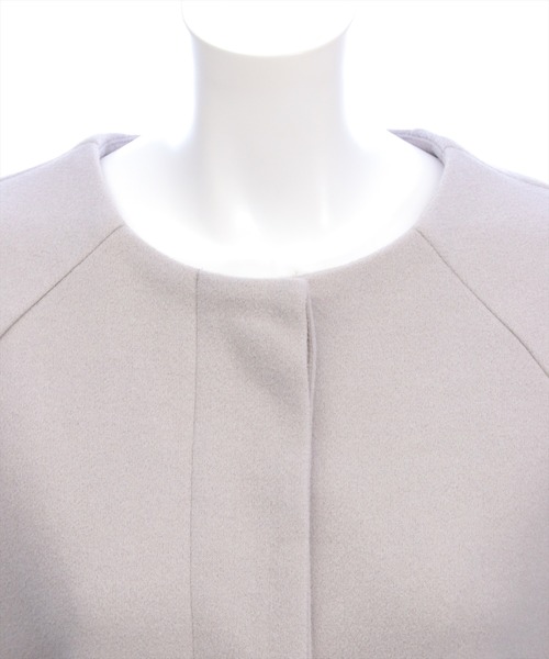 CLEAR BASIC（クリアベーシック）の「ファー付き2wayケープロングコート[大人 フェミニン 上品]≪AW新作≫（その他アウター・レディース・アイボリー/グレイッシュベージュ・F）」の7枚目の写真