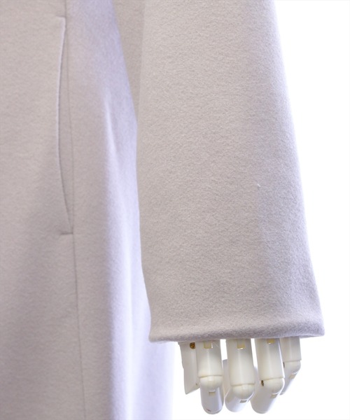 CLEAR BASIC（クリアベーシック）の「ファー付き2wayケープロングコート[大人 フェミニン 上品]≪AW新作≫（その他アウター・レディース・アイボリー/グレイッシュベージュ・F）」の12枚目の写真