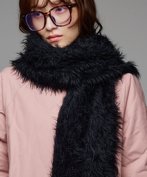 Narcissus(ナルシス)の「シャギーボリュームマフラー/カラーマフラー(マフラー・レディース・イエロー/レッド/ブラック・FREE)」の1枚目の写真