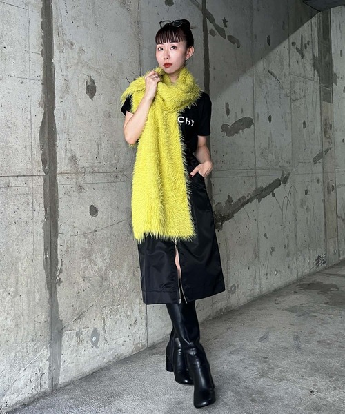 Narcissus(ナルシス)の「シャギーボリュームマフラー/カラーマフラー(マフラー・レディース・イエロー/レッド/ブラック・FREE)」の18枚目の写真