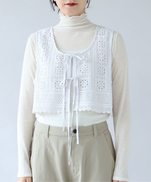 yuni(ユニ )の「コットンレース 2way ビスチェ(ベスト・レディース・ホワイト/ブラック・FREE)」の22枚目の写真