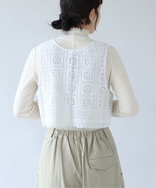 yuni(ユニ )の「コットンレース 2way ビスチェ(ベスト・レディース・ホワイト/ブラック・FREE)」の21枚目の写真