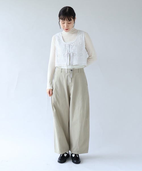 yuni(ユニ )の「コットンレース 2way ビスチェ(ベスト・レディース・ホワイト/ブラック・FREE)」の16枚目の写真