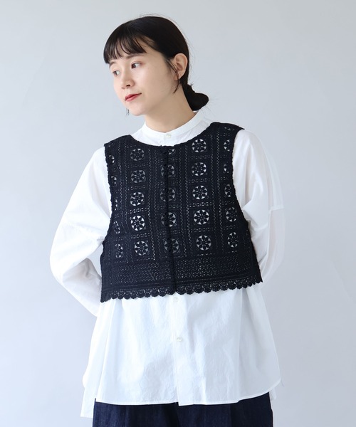 yuni(ユニ )の「コットンレース 2way ビスチェ(ベスト・レディース・ホワイト/ブラック・FREE)」の11枚目の写真