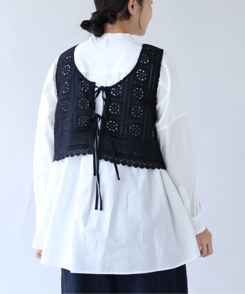 yuni(ユニ )の「コットンレース 2way ビスチェ(ベスト・レディース・ホワイト/ブラック・FREE)」の13枚目の写真