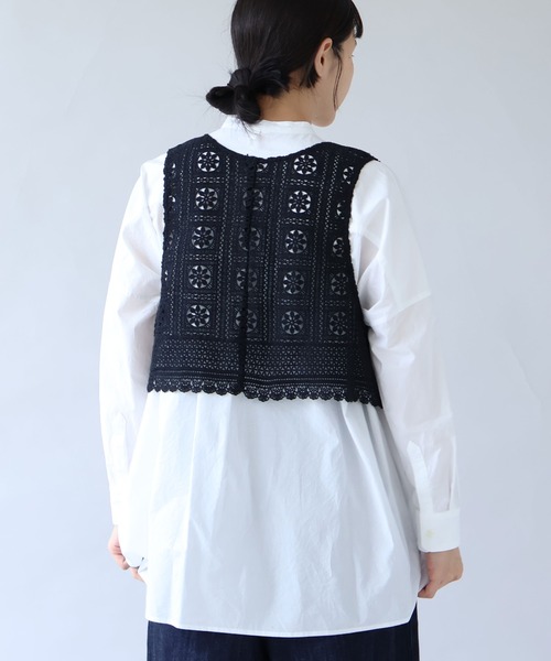 yuni(ユニ )の「コットンレース 2way ビスチェ(ベスト・レディース・ホワイト/ブラック・FREE)」の6枚目の写真