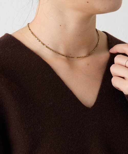 RIVE DROITE（リヴドロワ）の「【首元にアクセント】ヘマタイトショートネックレス3（ネックレス・レディース・ゴールド・FREE）」の2枚目の写真