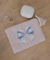 emesuelee（エメスーリー）の「リボン刺繍ポーチ（ポーチ）」