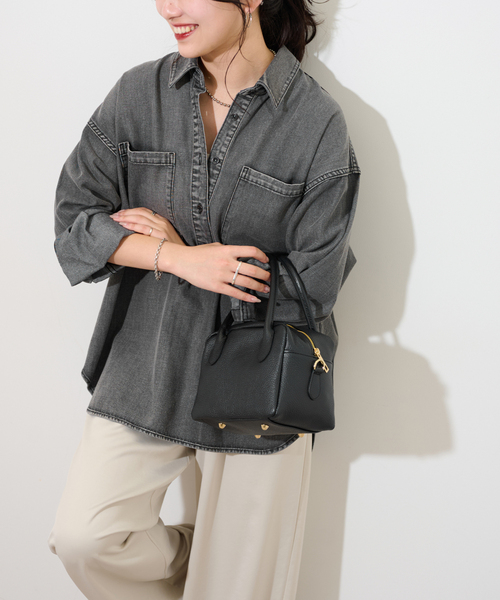 JOURNAL STANDARD relume（ジャーナルスタンダード　レリューム）の「《WEB限定追加2》デニムプルオーバーシャツ（シャツ/ブラウス・レディース・ブラック/ネイビー・FREE）」の2枚目の写真