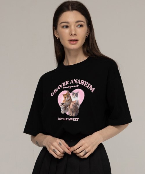 GRAVER（グレーバー）の「[ユニセックス]4 ラブリーキャット 半袖Tシャツ_ブラック（Tシャツ/カットソー・レディース・ブラック・SMALL/MEDIUM/LARGE/X-LARGE）」の2枚目の写真
