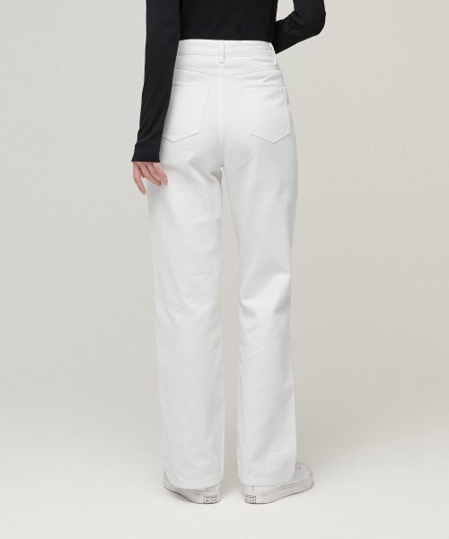 MUSINSA STANDARD WOMAN（ムシンサスタンダードウーマン）の「ウィメンズストレートデニムパンツ[ホワイト]（デニムパンツ・レディース・その他・23/24/25/26/27/28/32/30/29）」の4枚目の写真