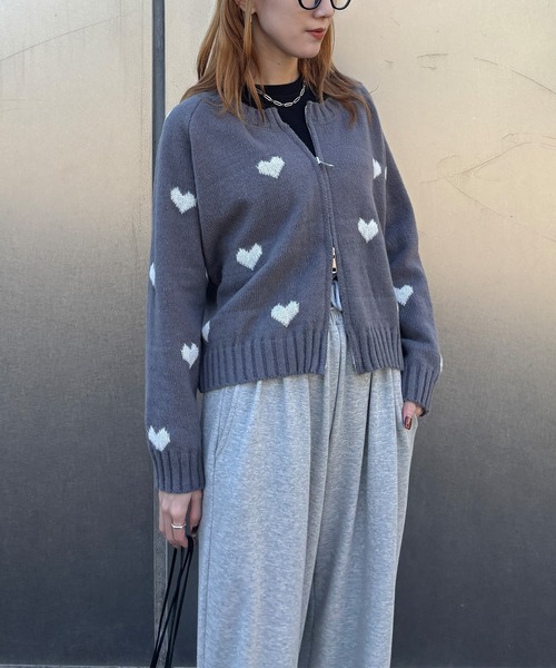ISOOK（アイスー）の「【ISOOK / アイスー】ハート柄ニットカーディガン / ダブルジップ ファスナー ニット セーター クロップド丈 ショート丈 厚手 クルーネック 丸首 羽織り ネイビー グレー ZOZOTOWN限定（カーディガン/ボレロ・レディース・ネイビー/グレー・FREE）」の11枚目の写真