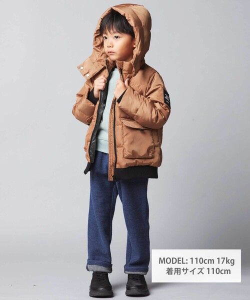 BeBe(ベベ)の「【撥水加工】タフタフラップポケットフードダウンコート(ダウンジャケット/コート・キッズ・キャメル/ブルー・110cm/120cm/130cm/150cm/140cm)」の3枚目の写真