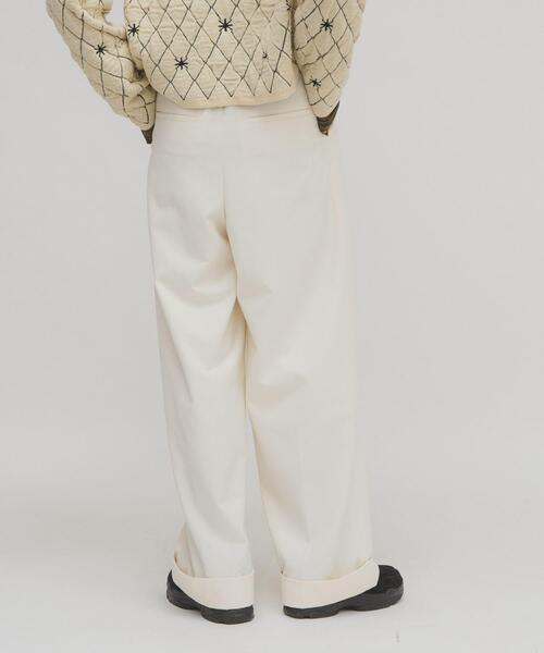 KBF（ケイビーエフ）の「センタープレスストレートパンツ（その他パンツ・レディース・ボルドー/ブラック/アイボリー・ONE）」の5枚目の写真