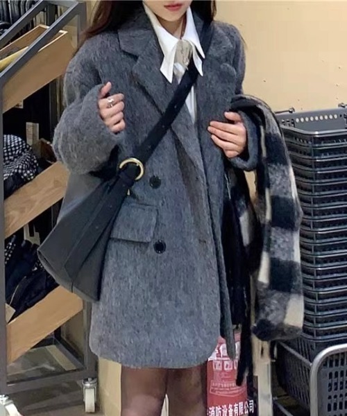 Vipoa（ヴィポア）の「Oversize gray wool Jacket（テーラードジャケット・レディース・グレー・FREE）」の7枚目の写真