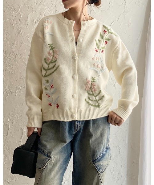She's Closet(シーズクローゼット)の「花柄フラワー刺繍長袖ニットカーディガン(カーディガン/ボレロ・レディース・チャコールグレー/アイボリー/グリーン・FREE)」の6枚目の写真