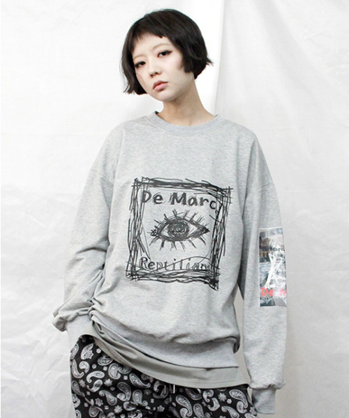 DEMARC(ドゥマーク)の「ストリートグラフィックルーズフィットスウェットグレー(スウェット・レディース・その他・MEDIUM/LARGE)」の1枚目の写真