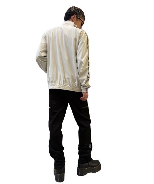 COOK JEANS（クックジーンズ）の「テープトラックジャケット（その他アウター・メンズ・ブラック/アイボリー・MEDIUM/LARGE）」の5枚目の写真