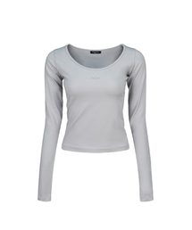 MAGORENSEOUL（マゴレンソウル）の「トライクリップス刺繍Uネックロングスリーブライトグレー（Tシャツ/カットソー）」