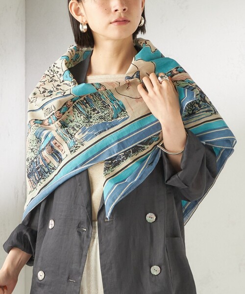 BINDU(ビンドゥー)の「BINDU: スカーフ 100×100(バンダナ/スカーフ・レディース・オレンジ/ネイビー/ライトブルー/ナチュラル/ブルー系その他/サックスブルー・ONE SIZE)」の3枚目の写真
