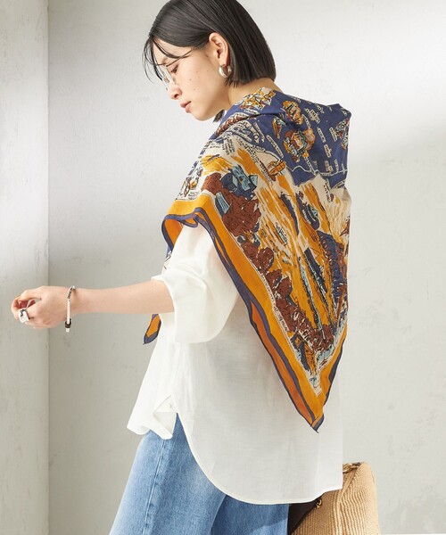 BINDU(ビンドゥー)の「BINDU: スカーフ 100×100(バンダナ/スカーフ・レディース・オレンジ/ネイビー/ライトブルー/ナチュラル/ブルー系その他/サックスブルー・ONE SIZE)」の9枚目の写真