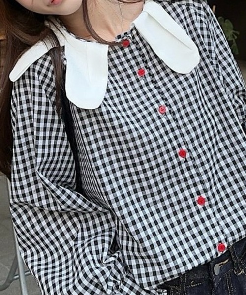 SHOUYO(ショウヨウ)の「ビッグカラー×ギンガムチェックブラウス/レッドボタンがアクセント(シャツ/ブラウス・レディース・ブラック・M)」の5枚目の写真