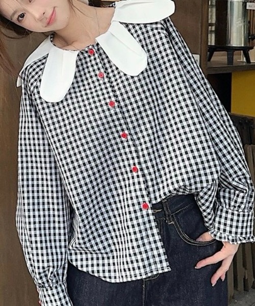 SHOUYO(ショウヨウ)の「ビッグカラー×ギンガムチェックブラウス/レッドボタンがアクセント(シャツ/ブラウス・レディース・ブラック・M)」の7枚目の写真