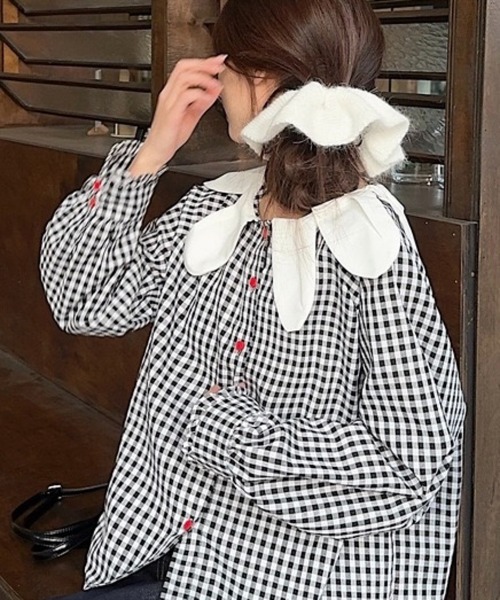 SHOUYO(ショウヨウ)の「ビッグカラー×ギンガムチェックブラウス/レッドボタンがアクセント(シャツ/ブラウス・レディース・ブラック・M)」の11枚目の写真