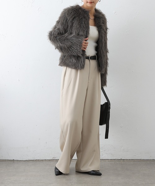 COLONY 2139（コロニートゥーワンスリーナイン）の「ロングファーノーカラーショートコート（ノーカラーコート・レディース・アイボリー/チャコールグレー/ベージュ・FREE）」の14枚目の写真