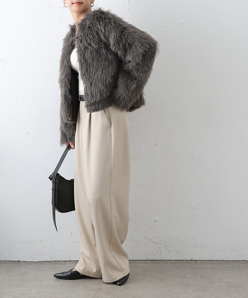 COLONY 2139（コロニートゥーワンスリーナイン）の「ロングファーノーカラーショートコート（ノーカラーコート・レディース・アイボリー/チャコールグレー/ベージュ・FREE）」の12枚目の写真