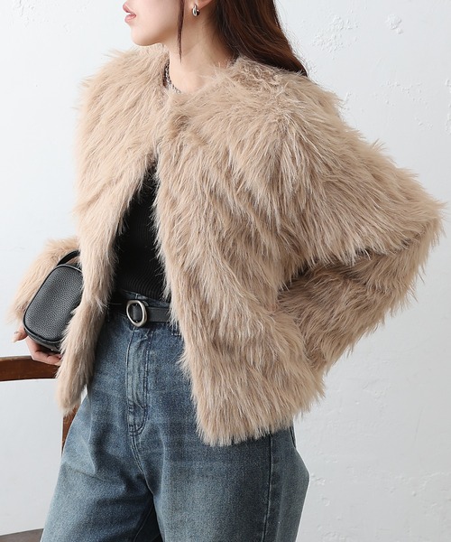 COLONY 2139（コロニートゥーワンスリーナイン）の「ロングファーノーカラーショートコート（ノーカラーコート・レディース・アイボリー/チャコールグレー/ベージュ・FREE）」の16枚目の写真