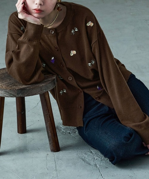 Fashion Letter（ファッションレター）の「レトロ刺繍 クルーニットカーディガン（ニット/セーター・レディース・ブラック/杢グレー/ブラウン・M）」の20枚目の写真