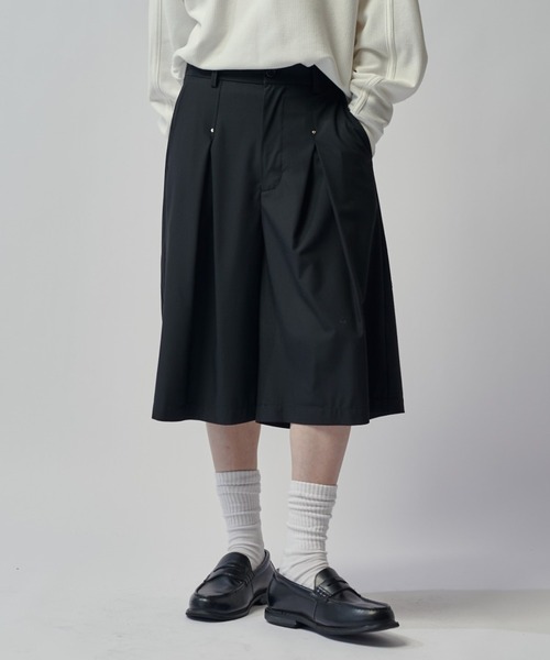 Lui's(ルイス)の「SURJENT インバーテットタックショーツ(その他パンツ・メンズ・ベージュ/ブラック・2/1)」の3枚目の写真