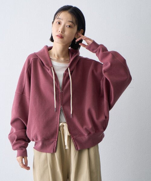CIAOPANIC TYPY(チャオパニックティピー)の「【ゆるっと抜け感大人フーディー】ドルマンスリーブピグメントダンボールパーカー(パーカー・レディース・イエロー/ネイビー/ピンク/チャコールグレー/グレー/グリーン/ダークグレー/ブラウン/ベージュ/バーガンディー/レッド・ONE SIZE)」の11枚目の写真