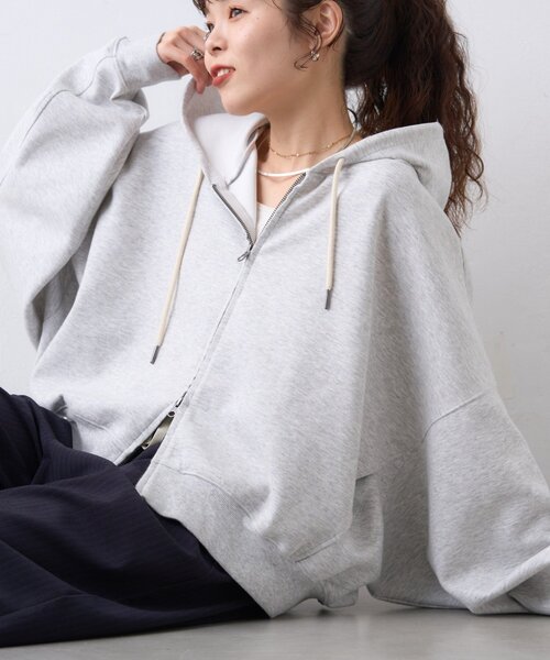 CIAOPANIC TYPY（チャオパニックティピー）の「【ゆるっと抜け感大人フーディー】ピグメントダンボールパーカー（パーカー・レディース・イエロー/ネイビー/ピンク/チャコールグレー/グレー・ONE SIZE）」の2枚目の写真