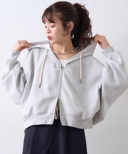 CIAOPANIC TYPY(チャオパニックティピー)の「【ゆるっと抜け感大人フーディー】ピグメントダンボールパーカー(パーカー・レディース・イエロー/ネイビー/ピンク/チャコールグレー/グレー・ONE SIZE)」の7枚目の写真