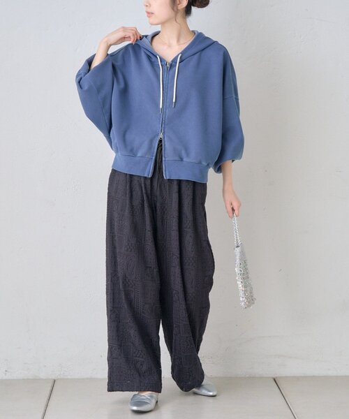 CIAOPANIC TYPY(チャオパニックティピー)の「【ゆるっと抜け感大人フーディー】ピグメントダンボールパーカー(パーカー・レディース・イエロー/ネイビー/ピンク/チャコールグレー/グレー・ONE SIZE)」の8枚目の写真
