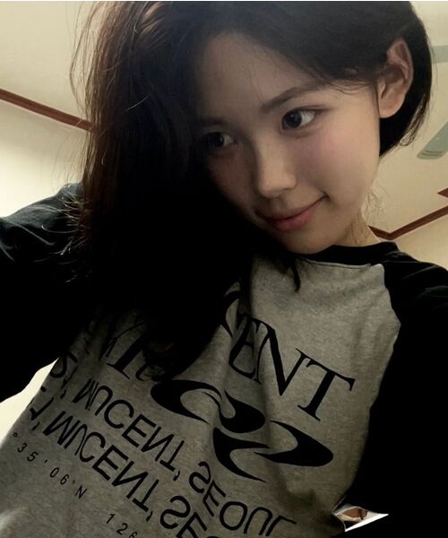 MUCENT(ムセント)の「エッセンシャルロゴナグランロングスリーブ配色ロングスリーブ長袖Tシャツ男女共用(2カラー)(Tシャツ/カットソー・レディース・その他/ブラック・FREE)」の12枚目の写真