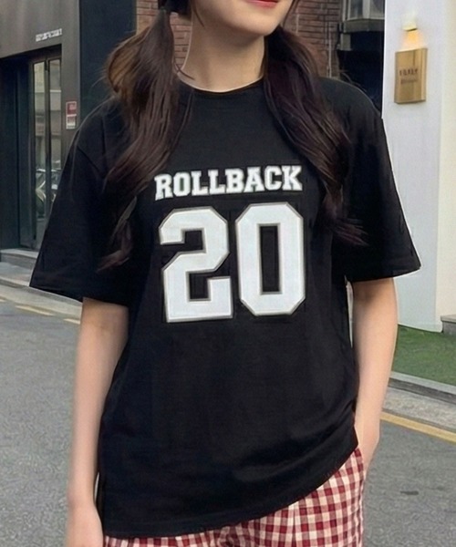 September SEOUL（セプテンバーソウル）の「スポーティカレッジ風ロゴグラフィックTシャツ（Tシャツ/カットソー・レディース・ホワイト/ブラック・FREE）」の2枚目の写真