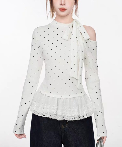 AsheKsha(アシクシャ)の「ドット柄ストラップ付きオフショルダー長袖Tシャツ スイート&スパイシーなシルエットのフィットトップス(Tシャツ/カットソー・レディース・ホワイト・M)」の14枚目の写真