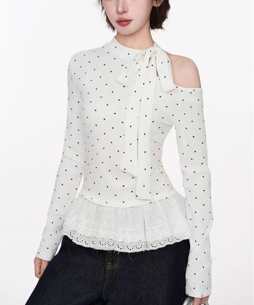 AsheKsha(アシクシャ)の「ドット柄ストラップ付きオフショルダー長袖Tシャツ スイート&スパイシーなシルエットのフィットトップス(Tシャツ/カットソー・レディース・ホワイト・M)」の16枚目の写真
