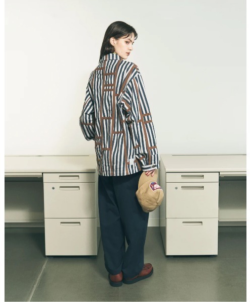 PHINGERIN（フィンガリン）の「PHINGERIN TWILL PLEATED PANTS (PD-261-BT-031)（その他パンツ・メンズ・ネイビー/ブラック・MEDIUM/LARGE/SMALL）」の4枚目の写真