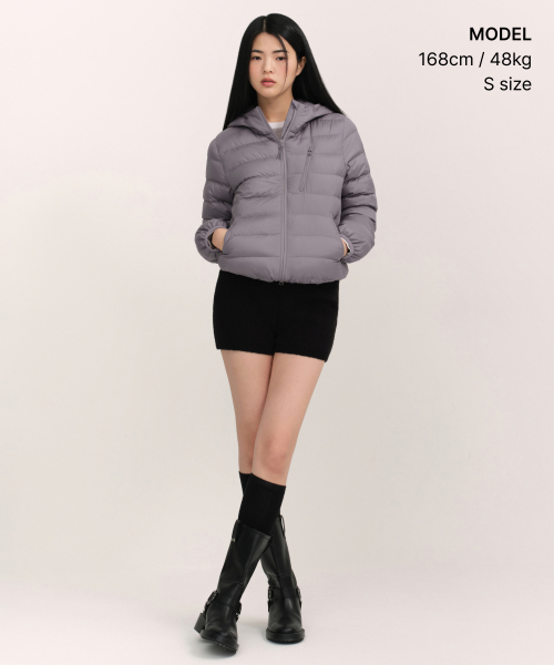 MUSINSA STANDARD WOMAN（ムシンサスタンダードウーマン）の「[シティレジャー] ウィメンズ フードパーカー ライトダウンジャケット [パープルグレー]（ダウンジャケット/コート・レディース・その他・SMALL/MEDIUM/X-LARGE/X-SMALL/LARGE）」の15枚目の写真
