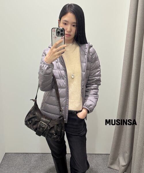 MUSINSA STANDARD WOMAN（ムシンサスタンダードウーマン）の「[シティレジャー] ウィメンズ フードパーカー ライトダウンジャケット [パープルグレー]（ダウンジャケット/コート・レディース・その他・SMALL/MEDIUM/X-LARGE/X-SMALL/LARGE）」の3枚目の写真