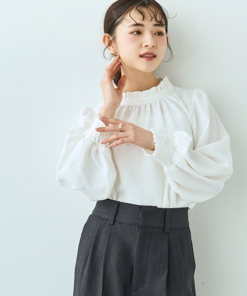mil（ミル）の「フリルカラー ボリュームスリーブ ブラウス【586122】（シャツ/ブラウス・レディース・グレイッシュベージュ/ブラック/オフホワイト・XS/S）」の19枚目の写真